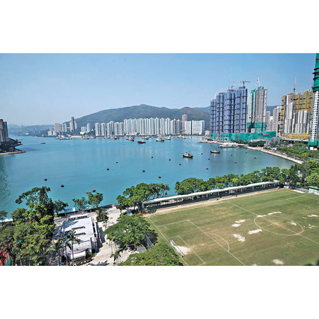 單位屬景王級別，近望球場，坐擁闊角度海景。（黃建輝攝）